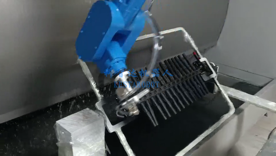 漁具噴涂機(jī)器人(圖2) 漁具噴涂機(jī)器人(圖2)