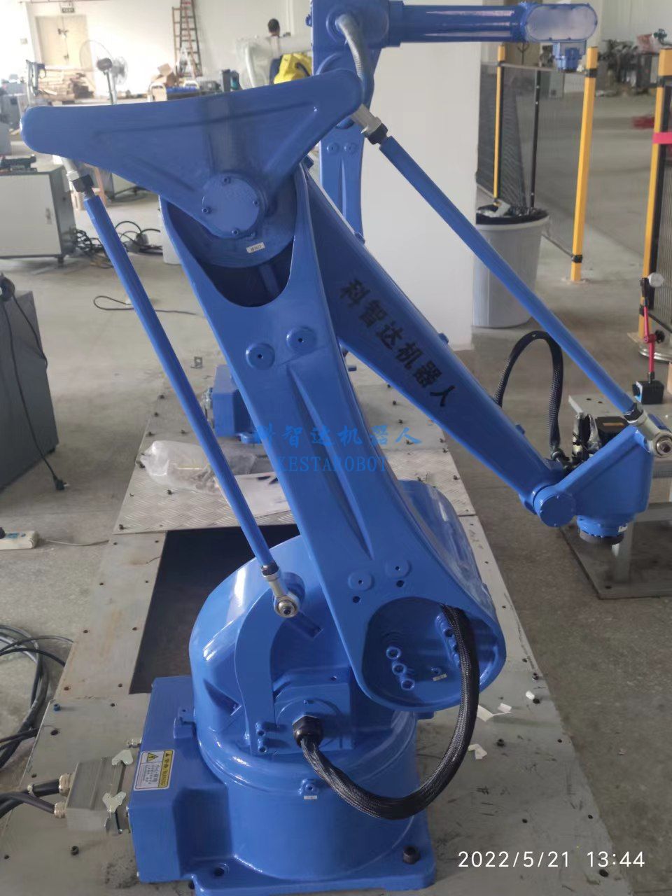 四軸關節機器人批量生產中(圖5) 四軸關節機器人批量生產中(圖5)